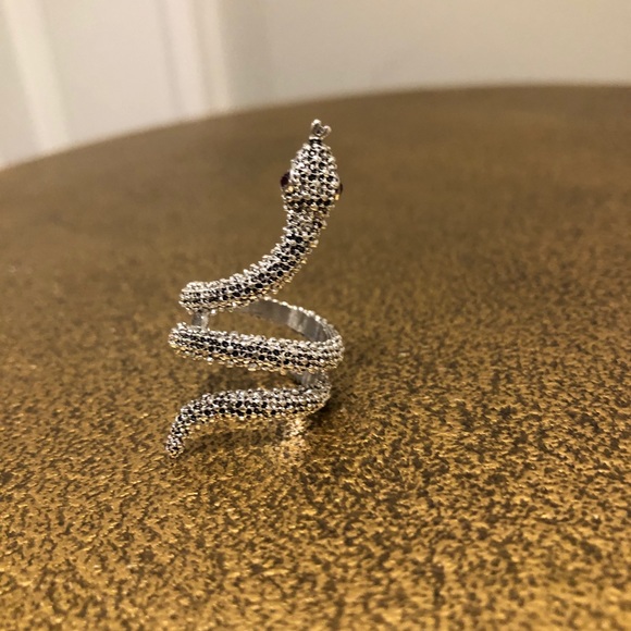 Snake Ring Silver Toned with Jewel Eyes NEW - Picture 5 of 8